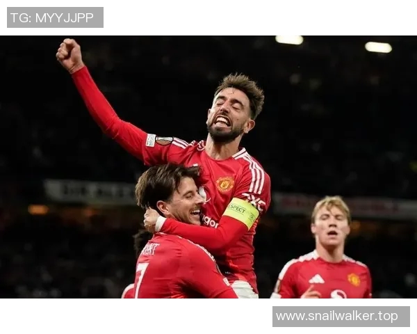 镜头捕捉：欧联赛场小动作引发热议